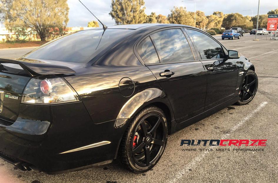 HOLDEN-COMMODORE-VE-SEDAN-STELLA2-MATTE-BLACK
